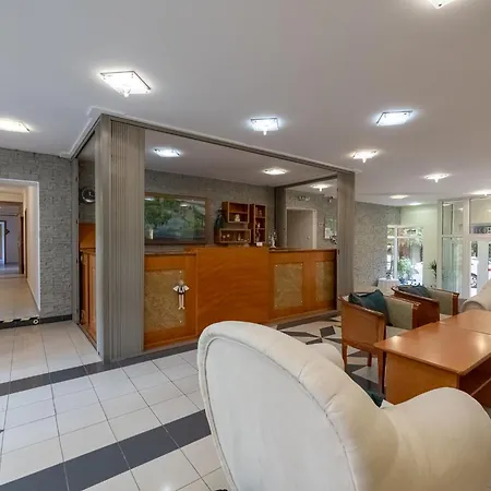 Szálloda Empire Europe *